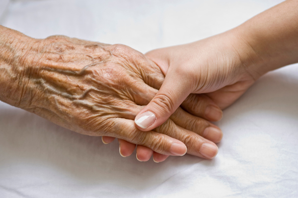 بیمه-های-موردنیاز-برای-سالمندان